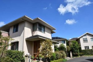 新築 中古 一戸建て 悩む