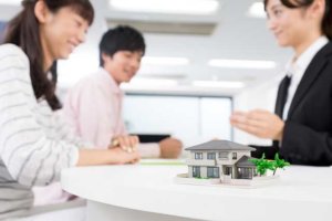 不動産エージェント